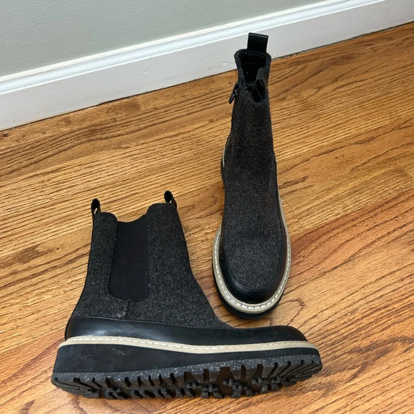 Universal Thread Felted Chelsea Boots - Picture 2 of 7